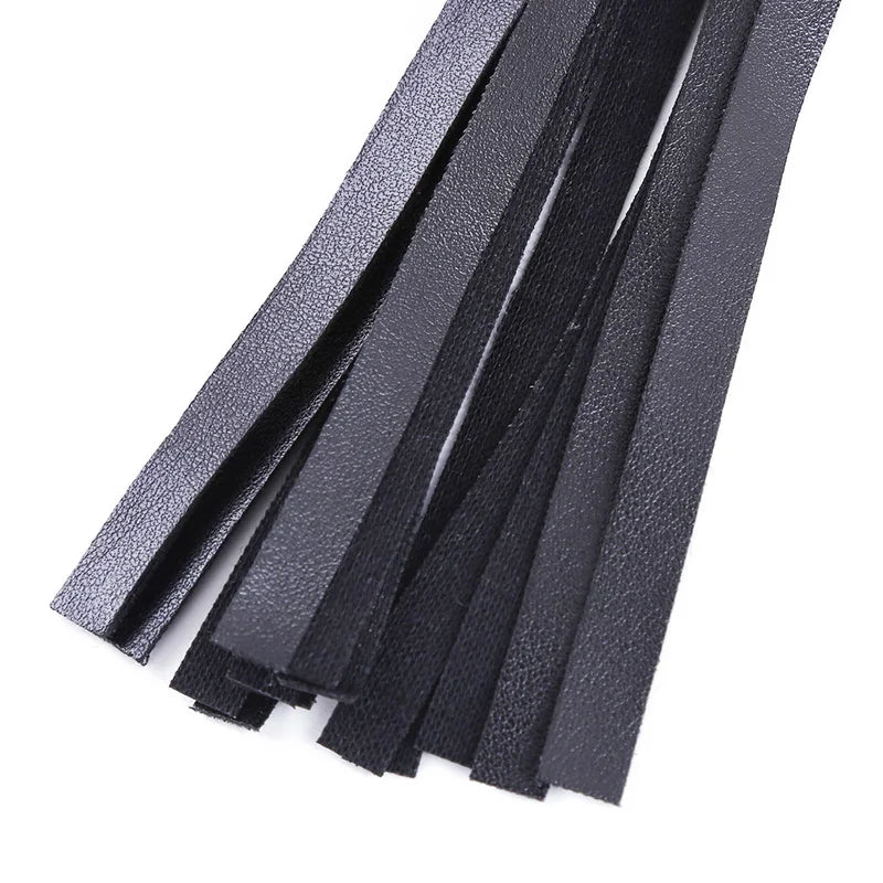 40 cm PU leather flogger – dominant whip with hand straps