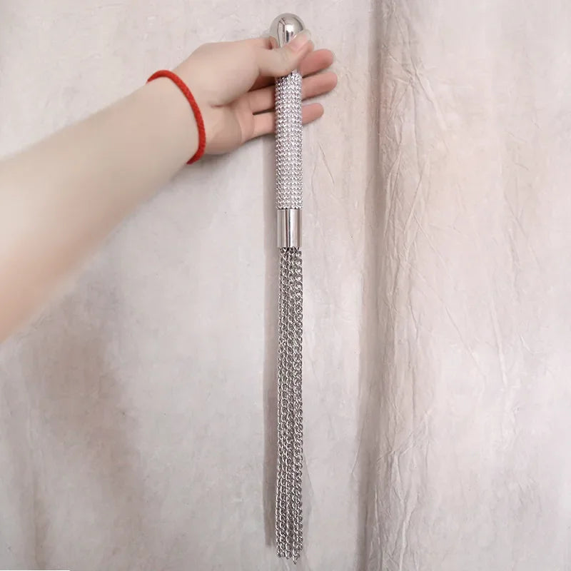 Short crop whip with metal alloy chains – Elegant tassel whip for stylish BDSM moments