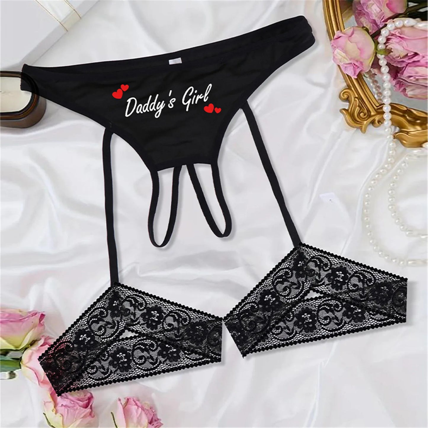 Sexy Tanga-Dessous mit Riemchen-Design für Partys und die Freizeit.