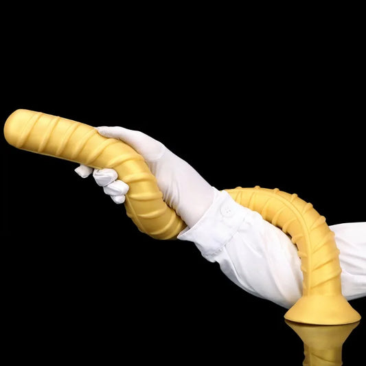 Sleek Hinterhof Stimulation Streifen Anal Dildo made of smooth medical-grade silicone, designed for intimate expansion.